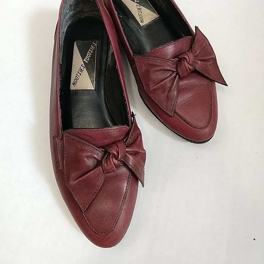 Vintage burgundy leather loafers with bow